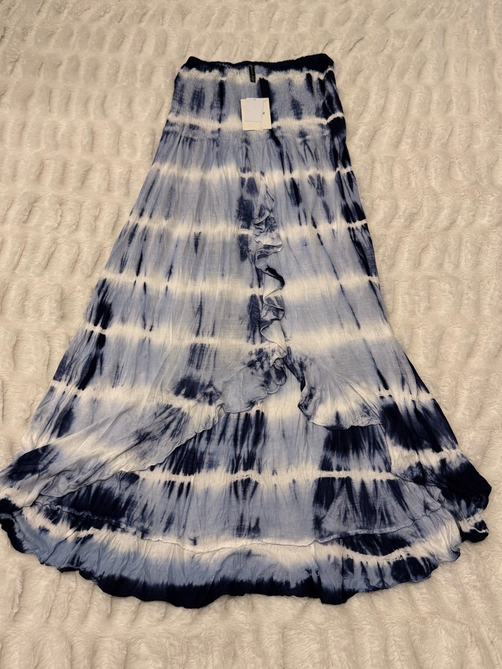 NWT Raviya Navy Blue and White Tie-Dye Smocked Ruffle Dress